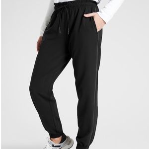 Athhleta black Metropolis jogger